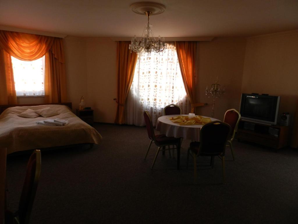 Hotel Restauracja Twist Krosno Zimmer foto